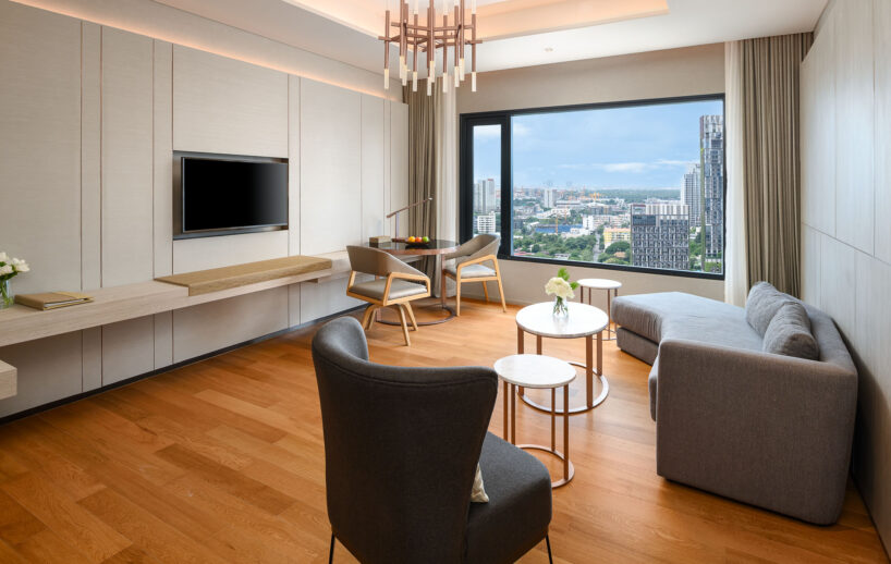 Executive Suite Twins (4)